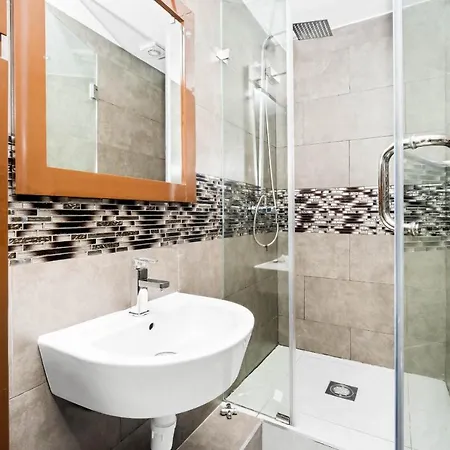 شقة Modern 1 Bed In Perry Barr ☆ Close To Town ✪ Next To Alexander Stadium → Free Nearby Street Parking - Easy Bus & Train Routes To City Centre - Smart Tv - Located By One Stop Shopping Centre With Nandos, Argos, Kfc, Jd Sports And More! *
