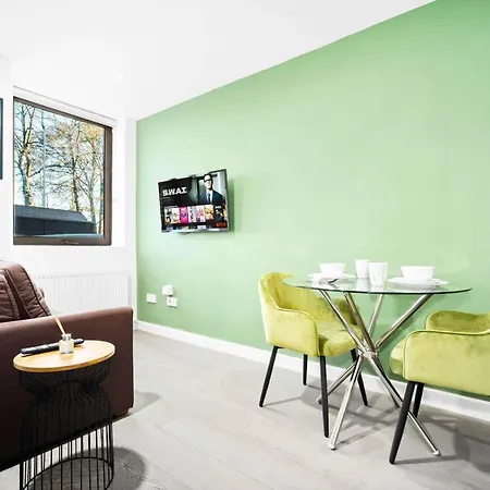 شقة Modern 1 Bed In Perry Barr ☆ Close To Town ✪ Next To Alexander Stadium → Free Nearby Street Parking - Easy Bus & Train Routes To City Centre - Smart Tv - Located By One Stop Shopping Centre With Nandos, Argos, Kfc, Jd Sports And More! *